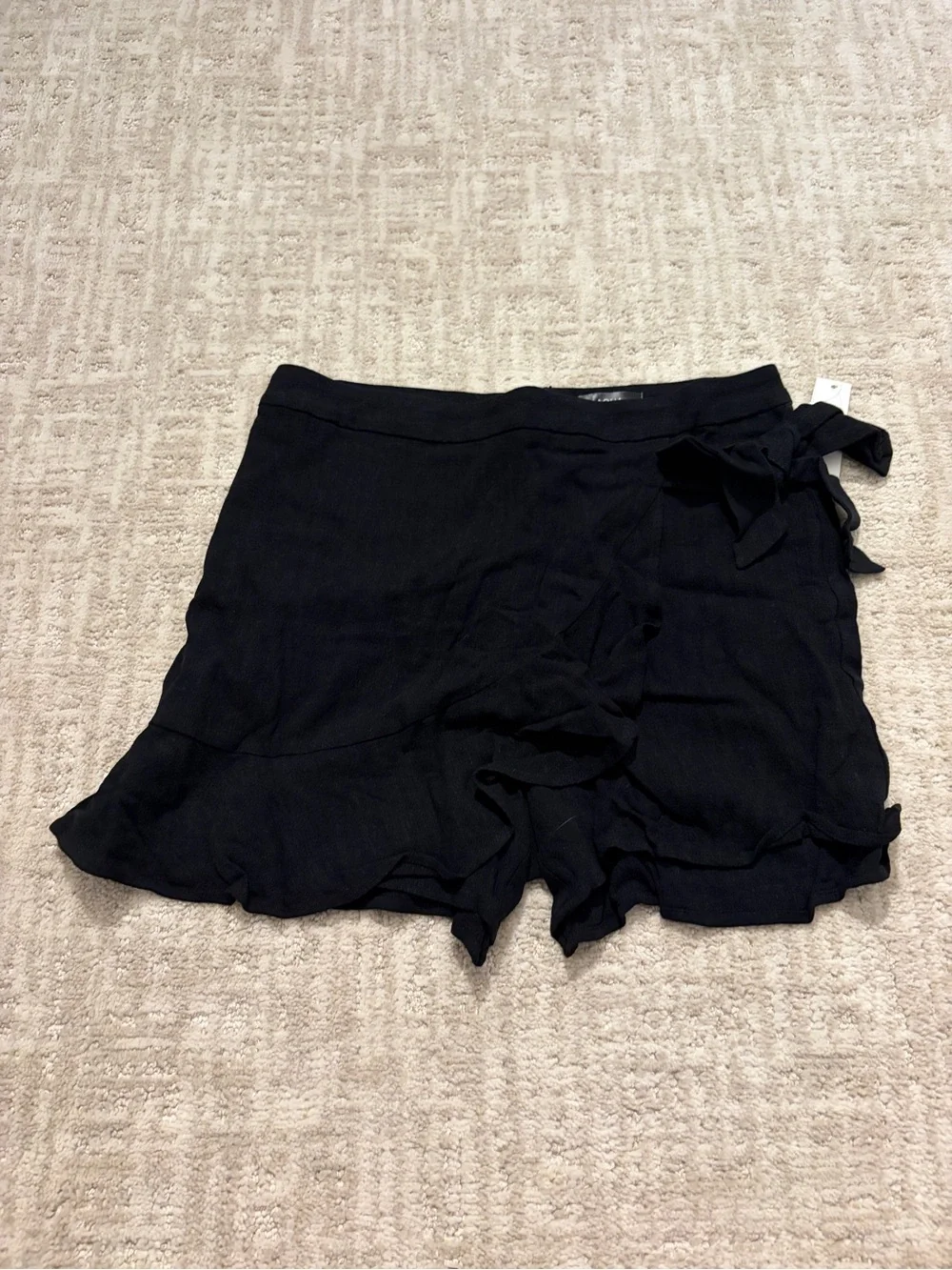 Aqua Black Ruffle Woven Wrap linen blend Skort size medium brand NWT